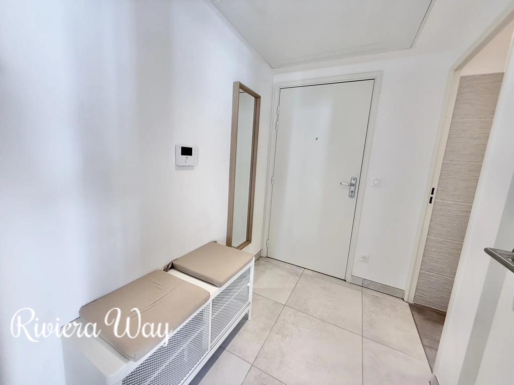 2 room apartment in Antibes, photo #7, listing #105437430