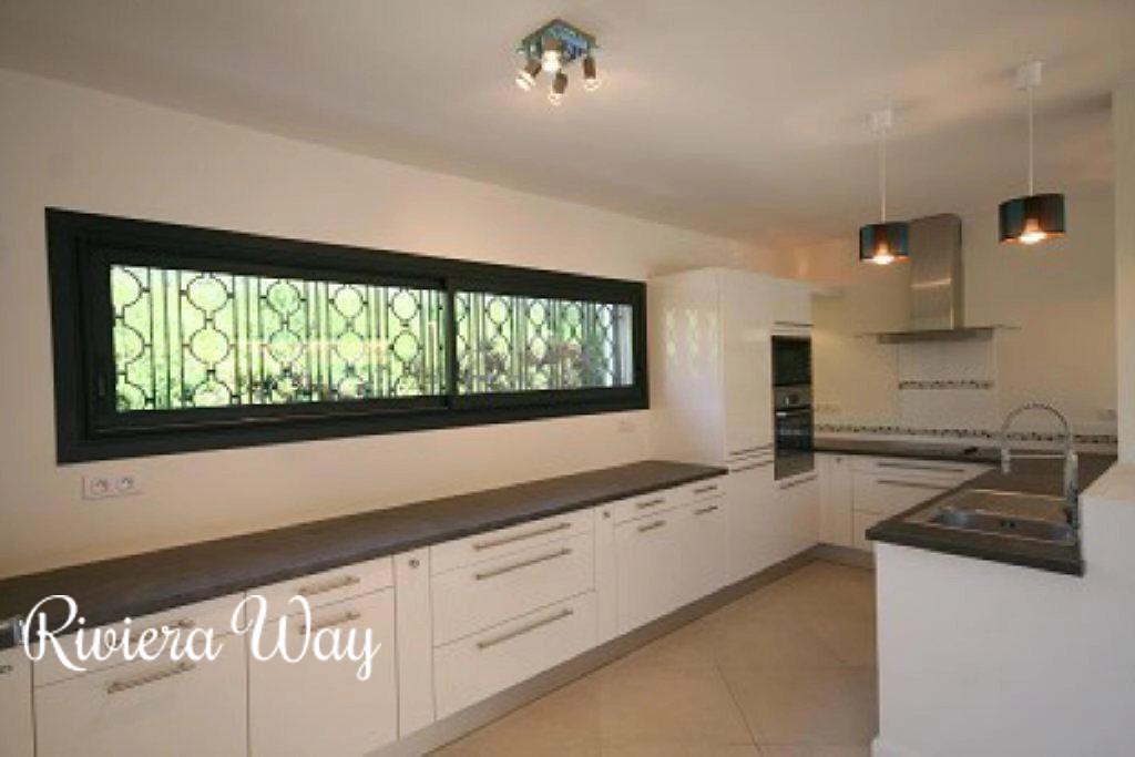 5 room villa in Mougins, photo #4, listing #107178120