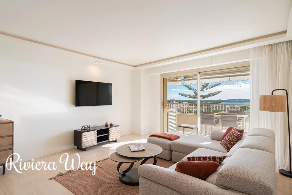 4 room apartment in Cannes, photo #4, listing #105284928
