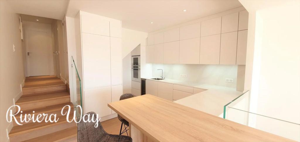 4 room apartment in Cannes, photo #1, listing #86084460
