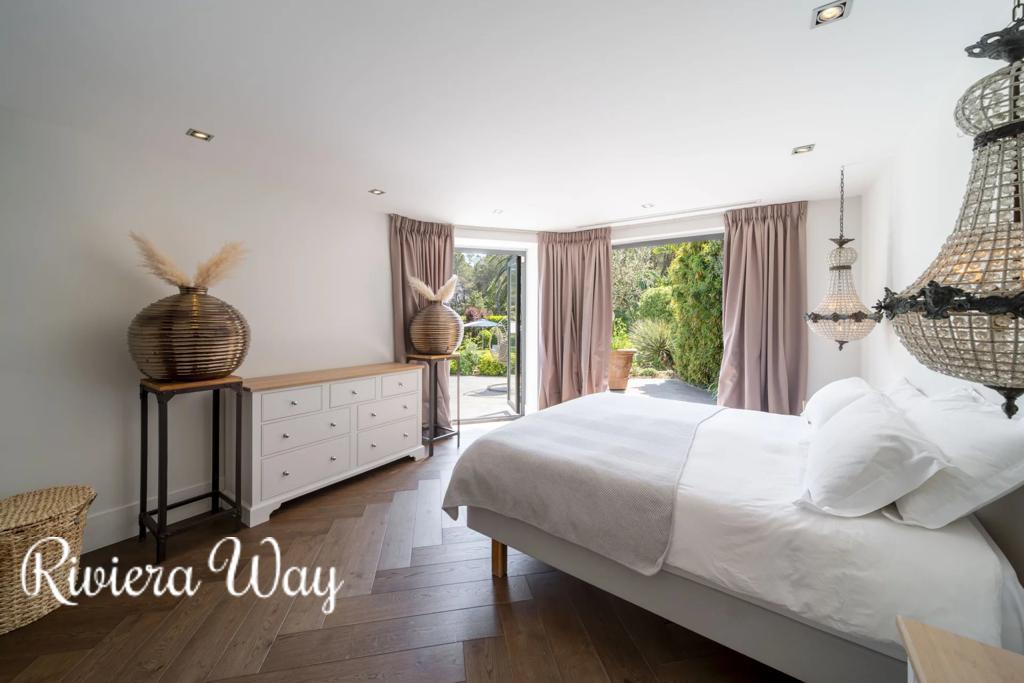 7 room villa in Mougins, photo #6, listing #102995802
