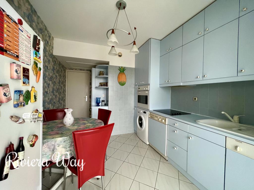 3 room apartment in Antibes, photo #5, listing #103975536