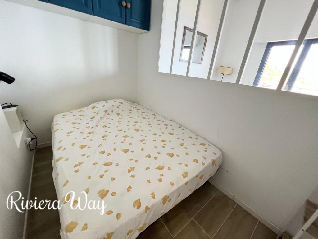 2 room apartment in Saint-Raphaël, photo #1, listing #93090984