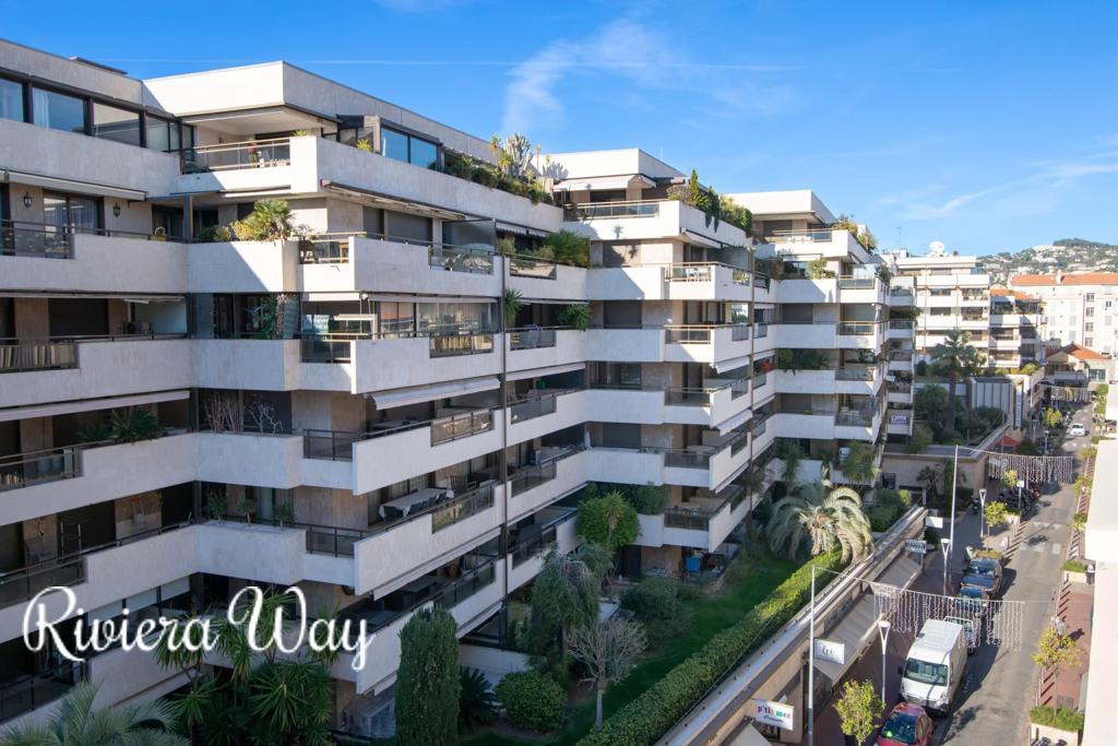 5 room apartment in Mandelieu-la-Napoule, photo #4, listing #91165998