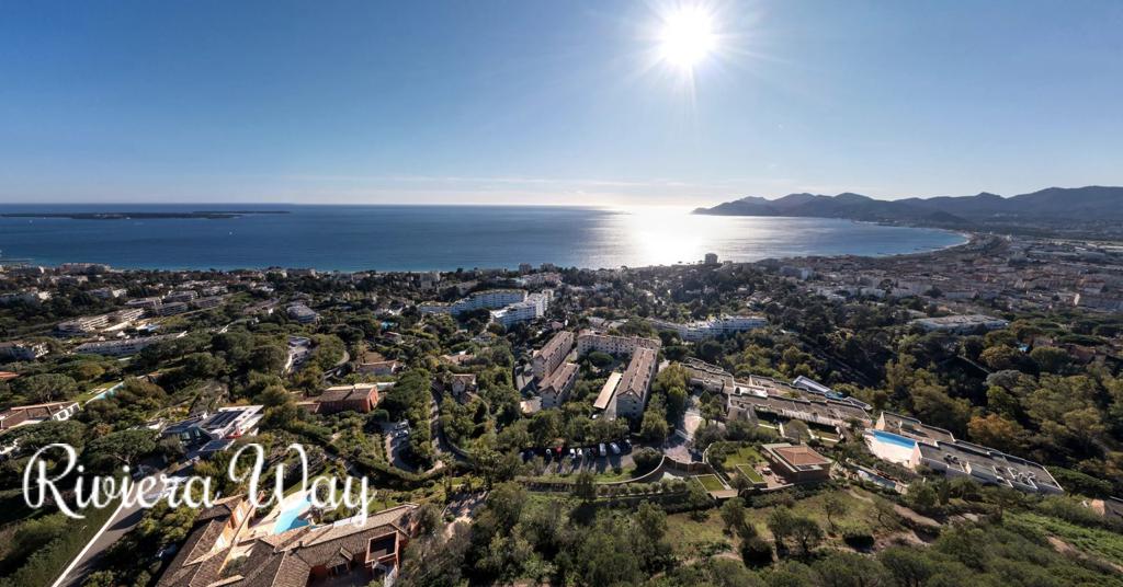 12 room villa in Cannes, photo #2, listing #101467170