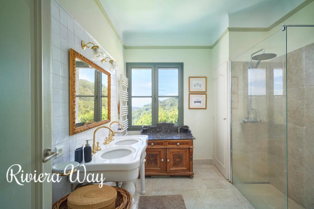 10 room villa in La Croix-Valmer, photo #3, listing #89383980