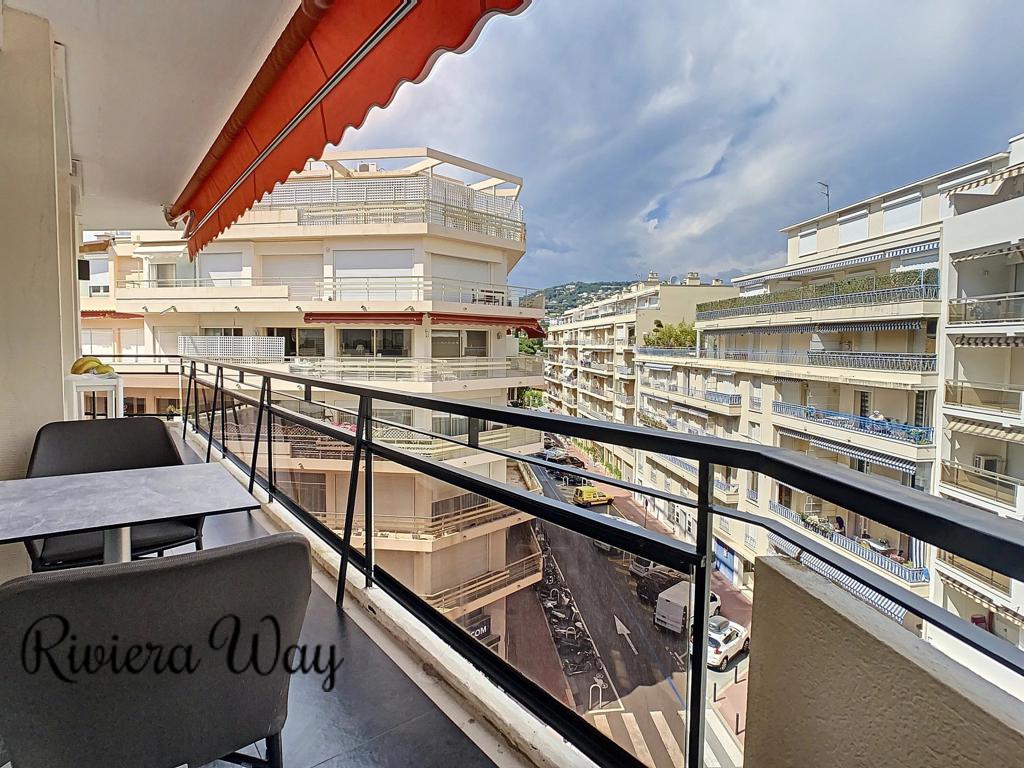 2 room apartment in Cannes, photo #2, listing #106464372