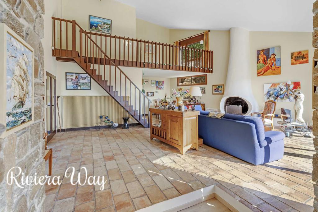 Villa in Le Lavandou, photo #4, listing #104398854