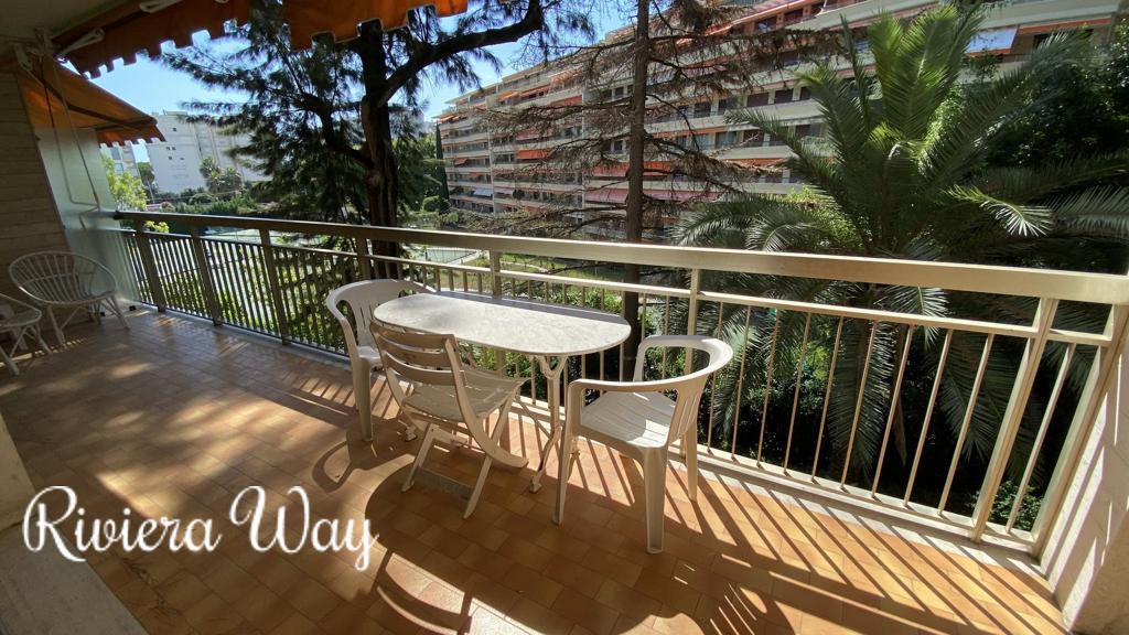 Apartment in Cannes, 53 m², photo #1, listing #80789268