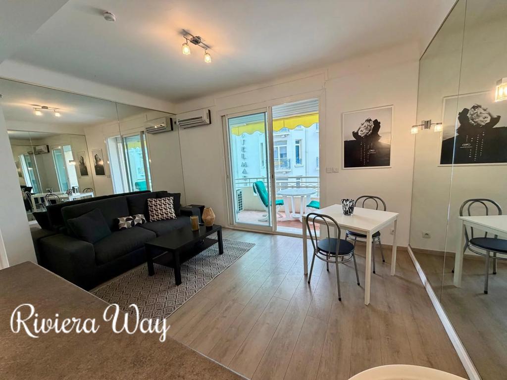 1 room apartment in Boulevard de la Croisette, photo #3, listing #106393728