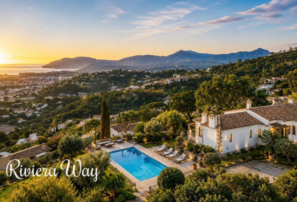 8 room villa in Cannes, photo #1, listing #106284192