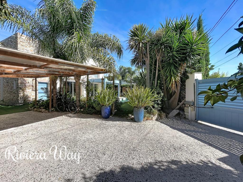 6 room villa in Cap d'Antibes, photo #8, listing #107118396