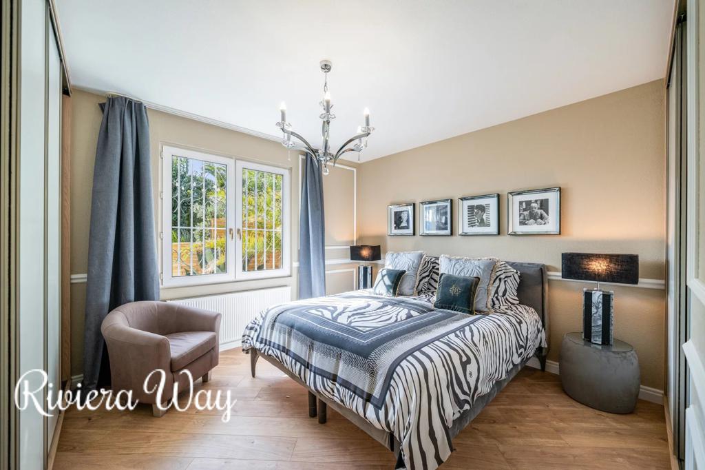8 room villa in Mandelieu-la-Napoule, photo #10, listing #104510742