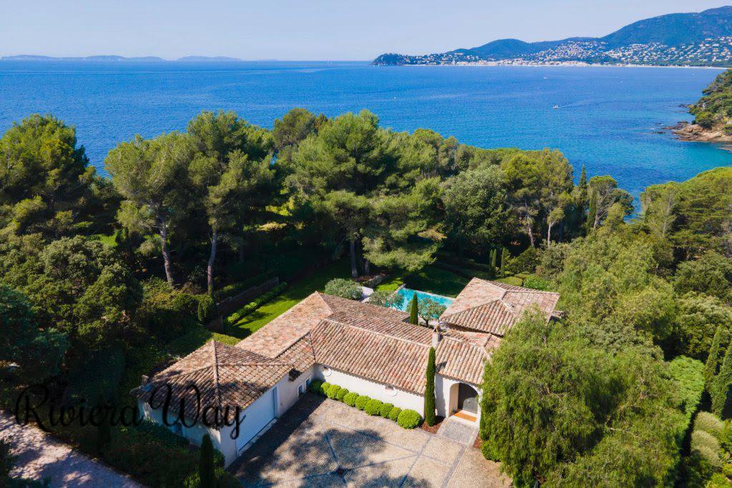 7 room villa in La Croix-Valmer, photo #1, listing #105676200