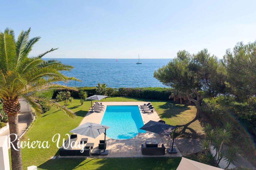 6 room villa in Cap d'Antibes, photo #3, listing #107114028