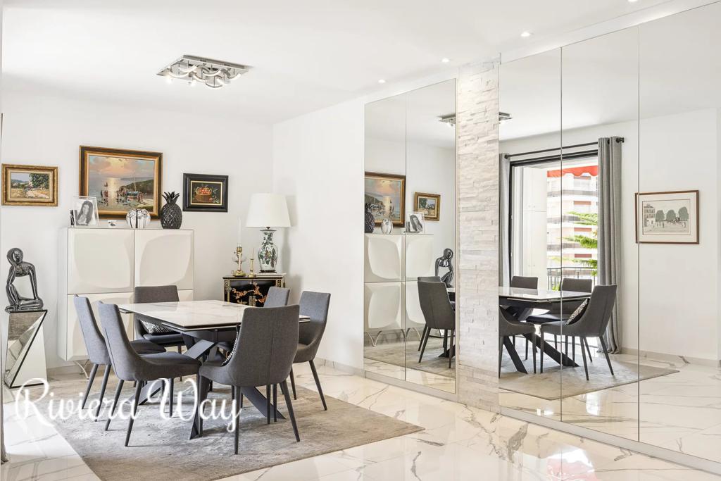 4 room apartment in Cannes, photo #1, listing #103386990
