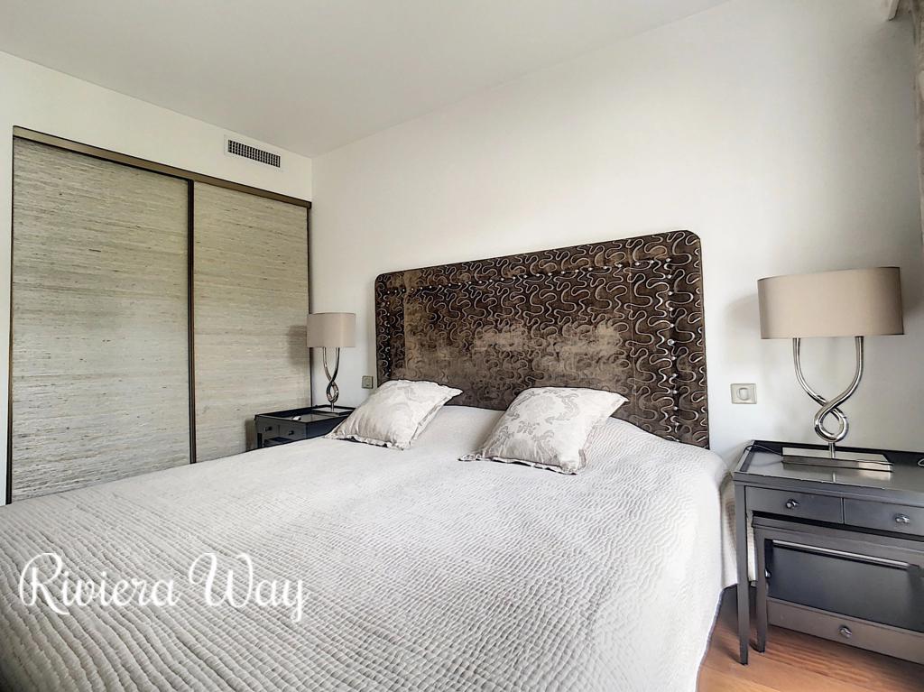 2 room apartment in Cannes, photo #8, listing #105335202