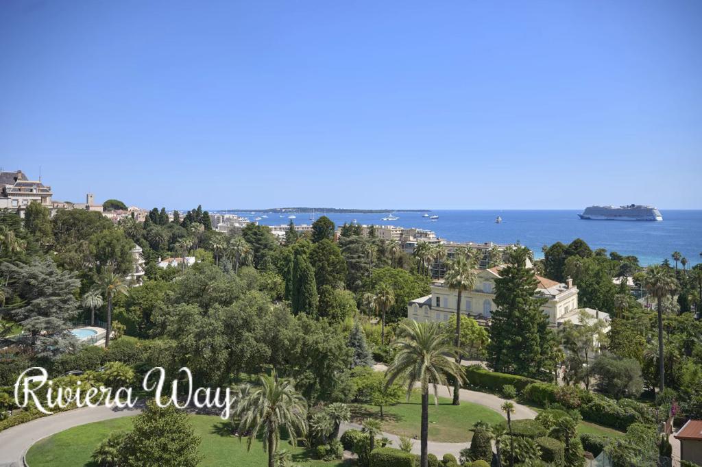 5 room apartment in Cannes, photo #3, listing #105868770