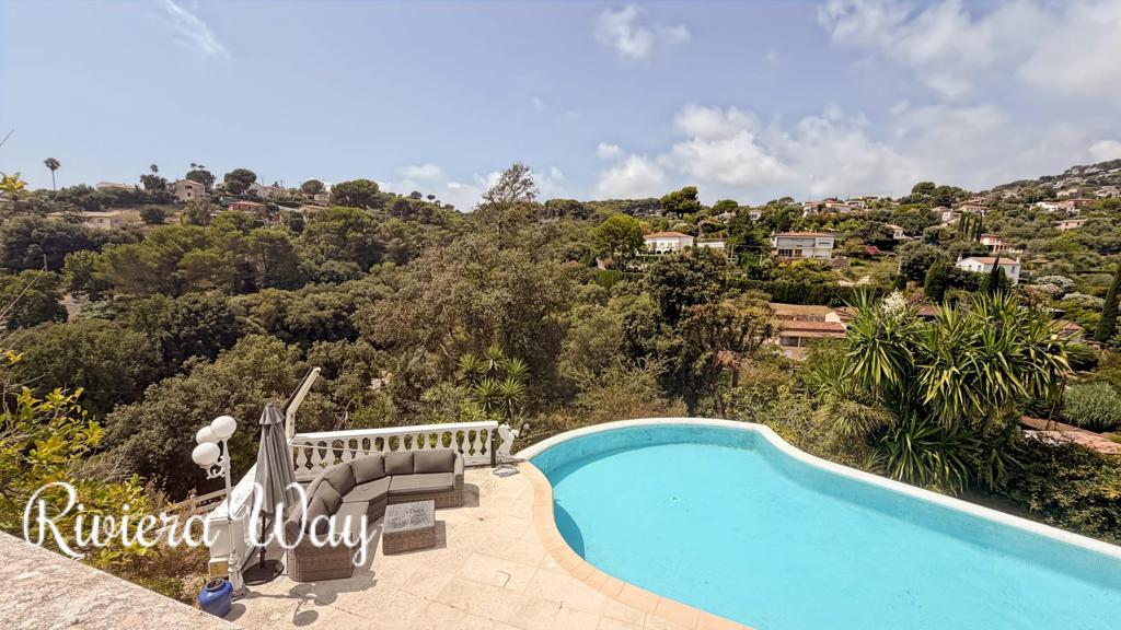 7 room villa in Antibes, photo #9, listing #106636782