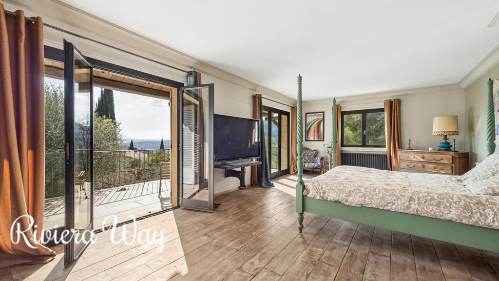 9 room villa in Grasse, photo #9, listing #105616518