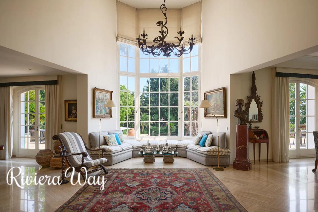 10 room villa in Antibes, photo #5, listing #107026122