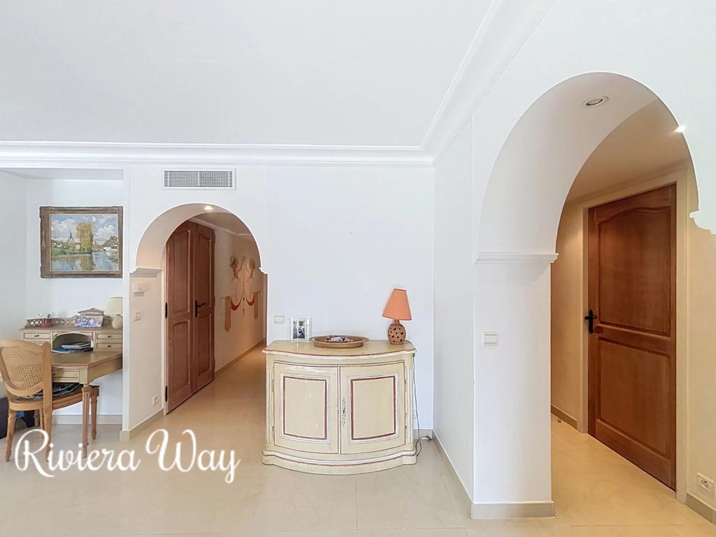 3 room apartment in Antibes, photo #7, listing #106609104