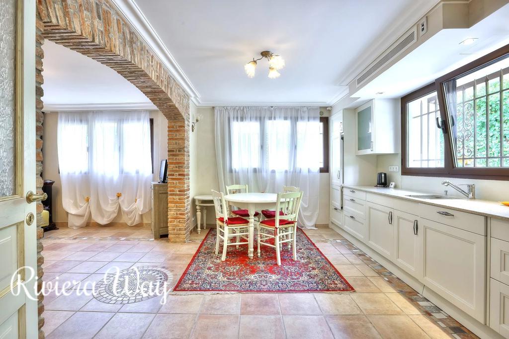 8 room villa in Cap d'Antibes, photo #8, listing #91301070