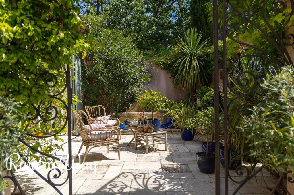 6 room villa in Draguignan, photo #8, listing #106225560