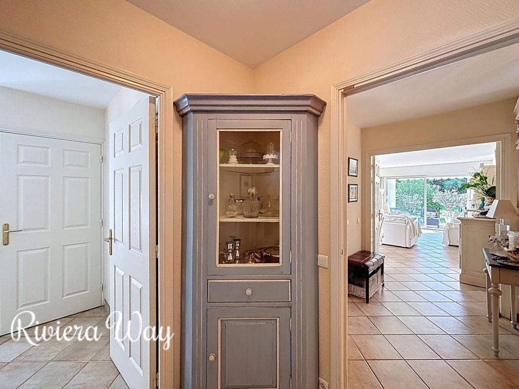 3 room apartment in Antibes, photo #5, listing #104291712